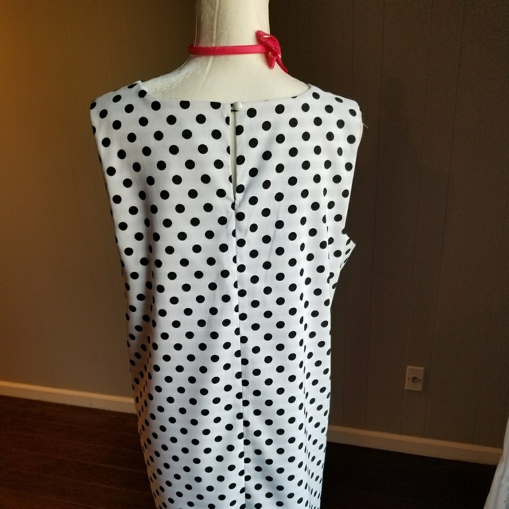 Sleeveless polka dot dress - Picture 7 of 8